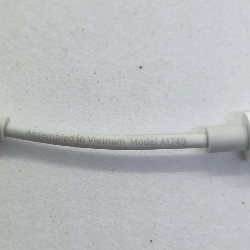 Apple Lightening To Audio Adapter